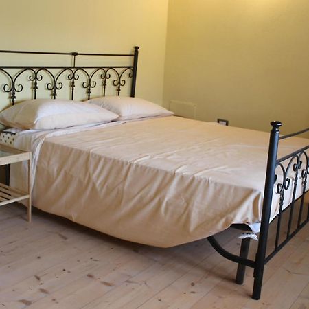 Sa Domu Beccia B&B Uras Eksteriør billede
